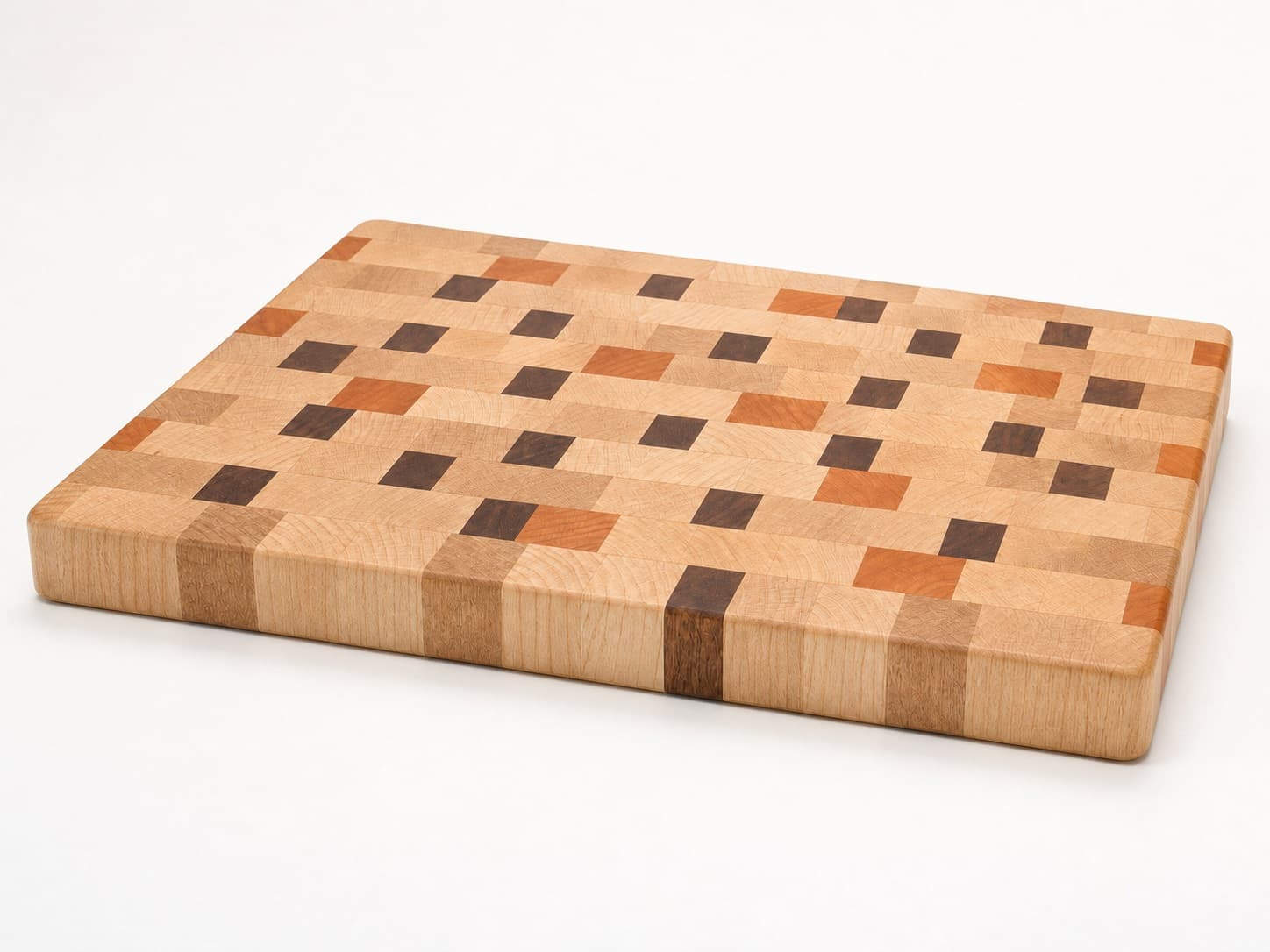 Low side angle showing the thickness and edge profile of End Grain Chef Block